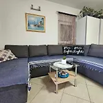 Na Valovima ויר